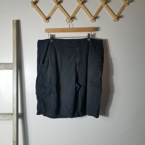 OPEN TRAILS MEN'S BLACK CARGO SHORTS SIZE 38 (READ FULL DESCRIPTION)